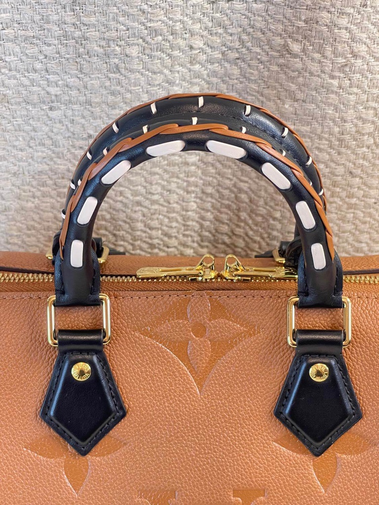 100 Original Louis Vuitton Speedy 25 Bandouliere wild at heart